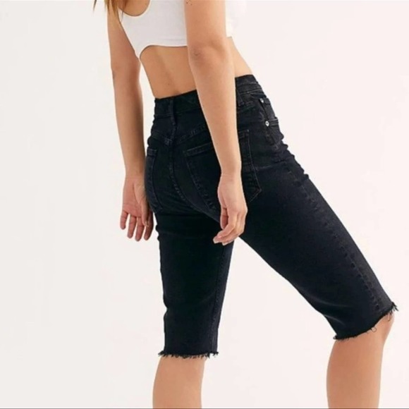 Agolde Carrie Long Length Slim Shorts - High Rise, Black, Size 24 - Picture 8 of 10